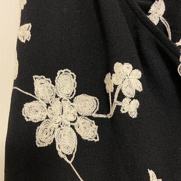 Floral Embroidered Black Romper Skort - Size 8 (Australia) or Size M (US) - Picture 6 of 7